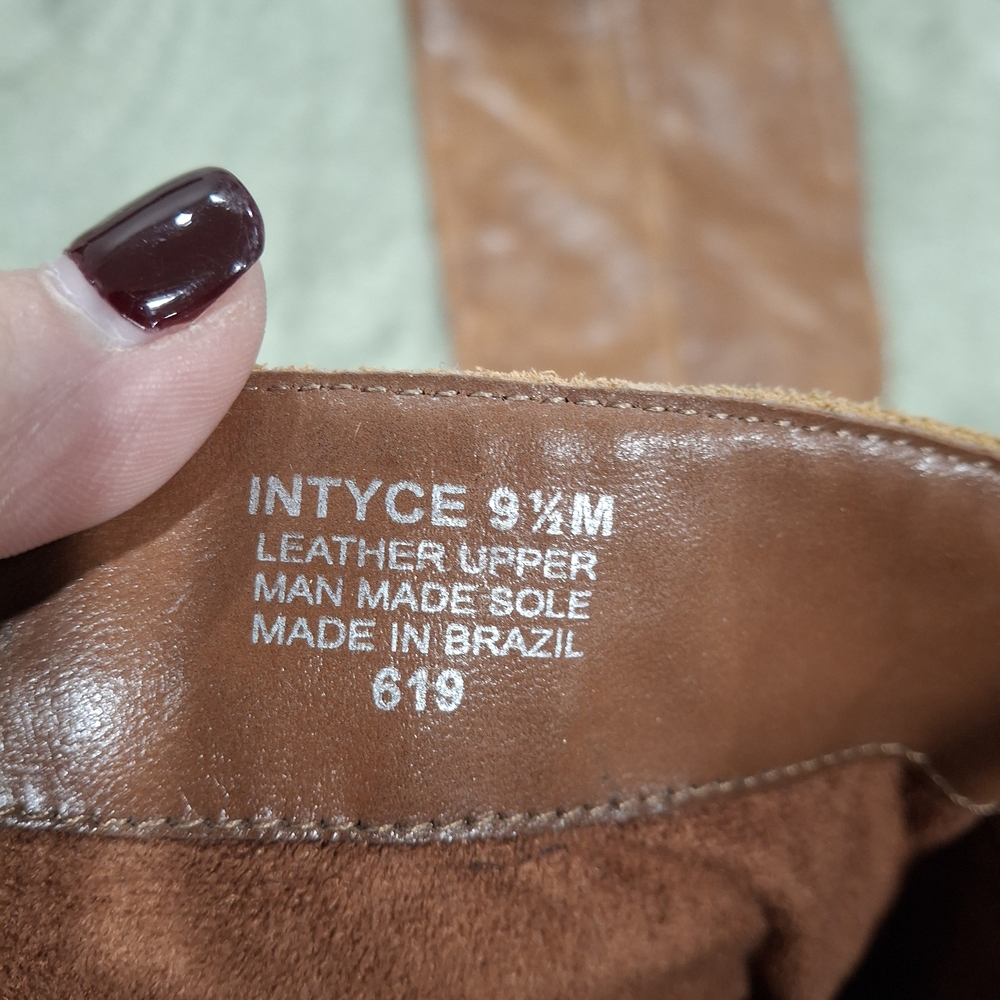 Elegant Brown Leather Heeled Boots - Picture 5 of 5